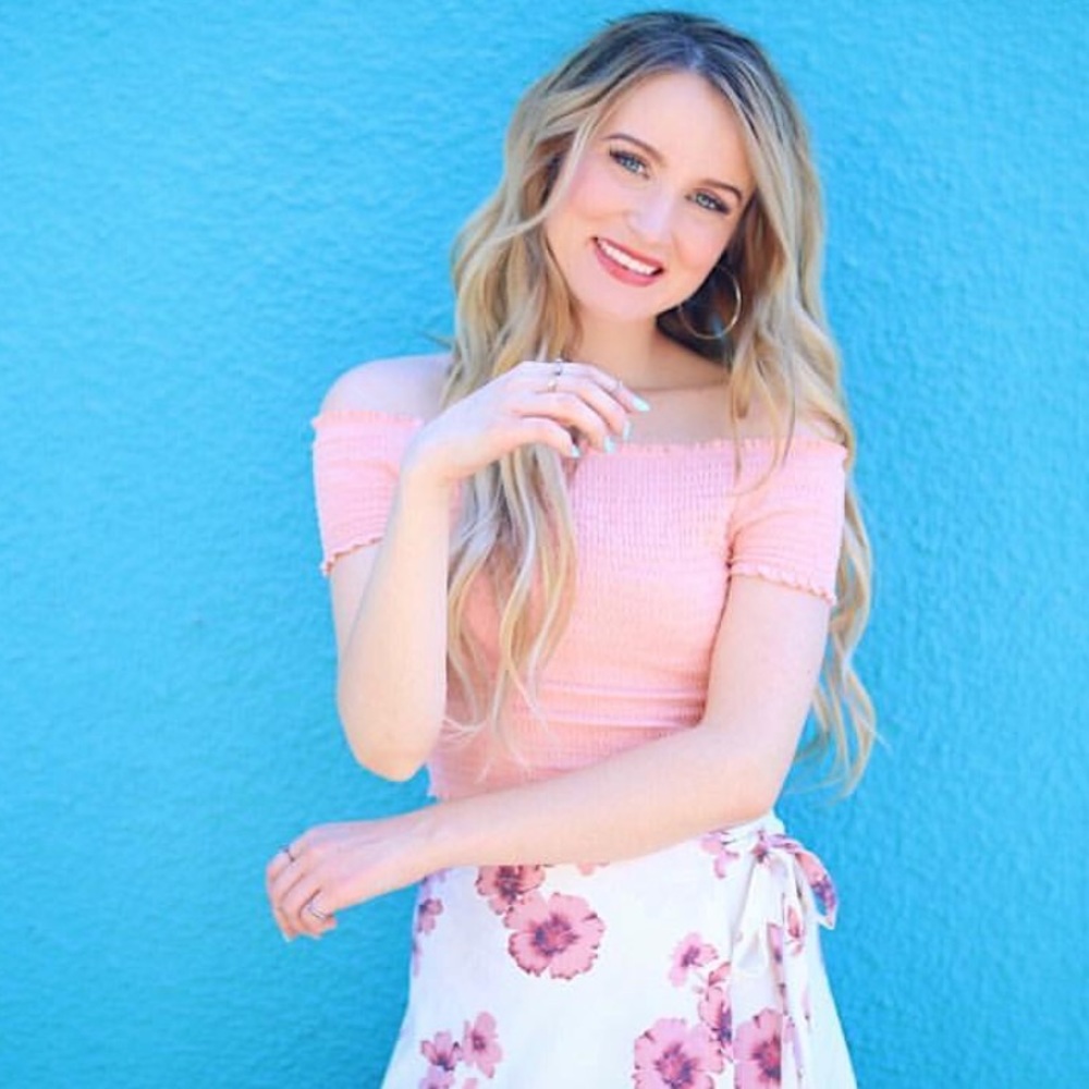 Light pink cropped top!